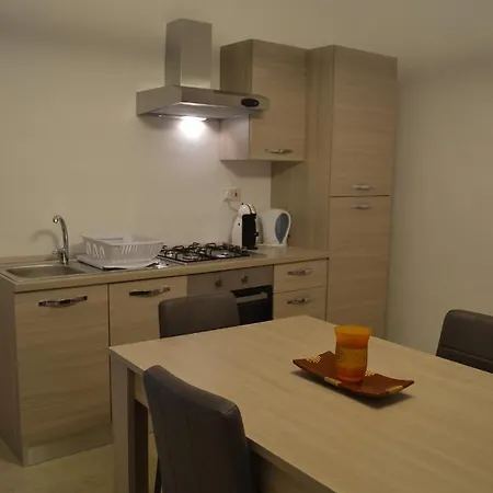 La Luna Town House