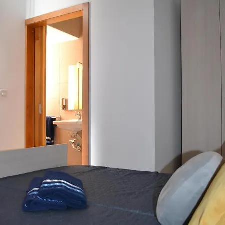 La Luna Town House
