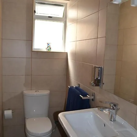 La Luna Town House בית הארחה *