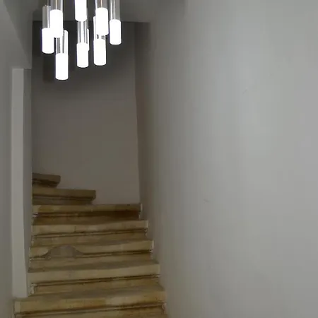 La Luna Town House סליאמה